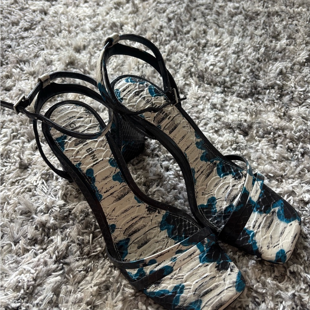 NEW Gianni Bini Zarriah Black and Blue Patterned Heels Sz 8.5!